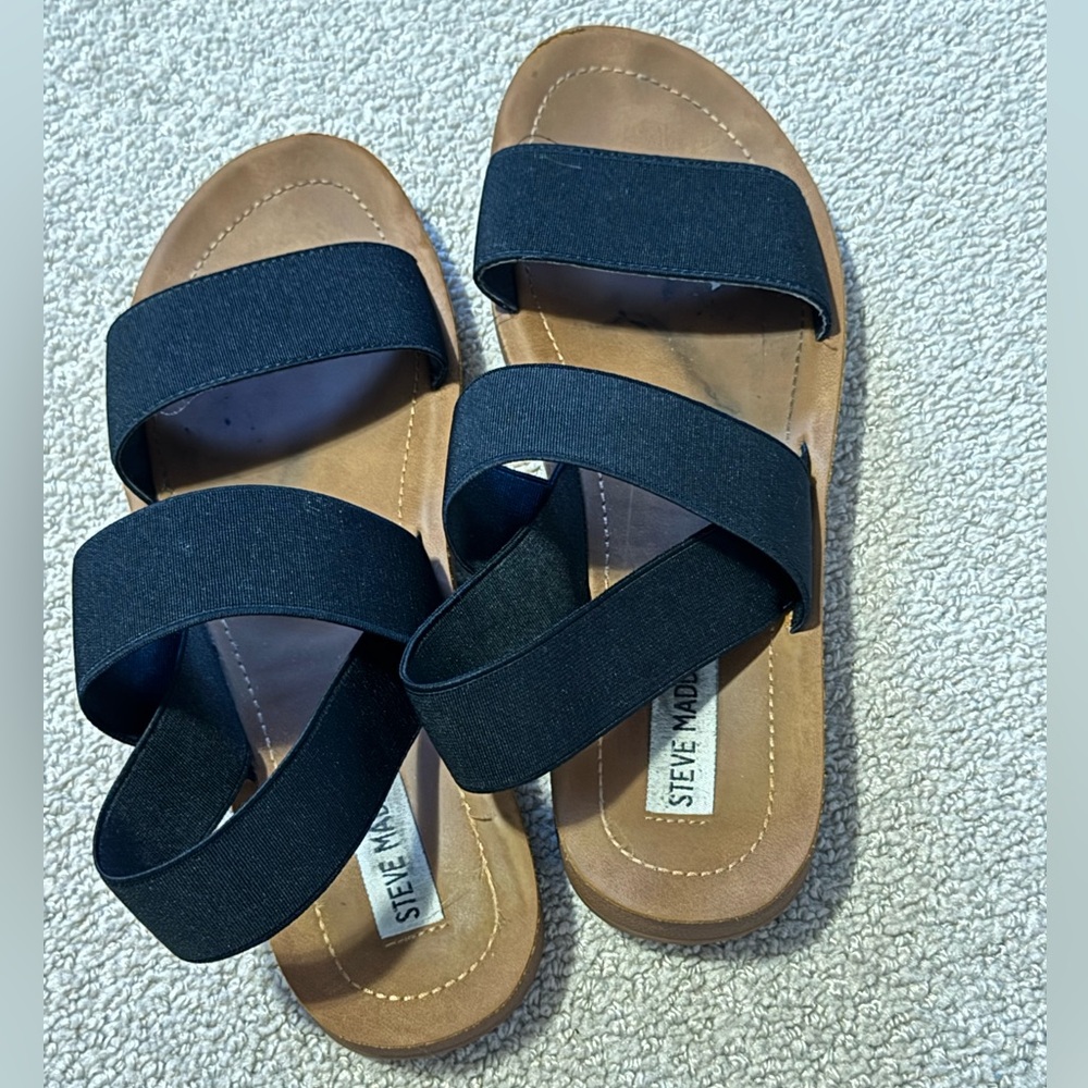 Steve Madden Black and Tan Strappy Sandals